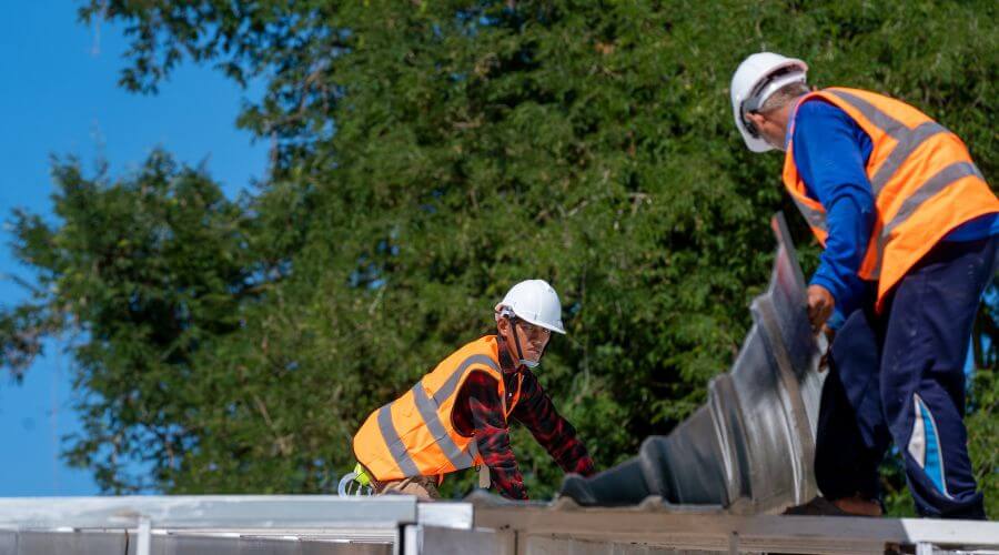 Professional residential roofers in Oran, IA